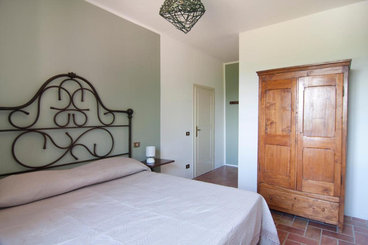 リパルベッラ Agriturismo Terenzanaアパートホテル エクステリア 写真