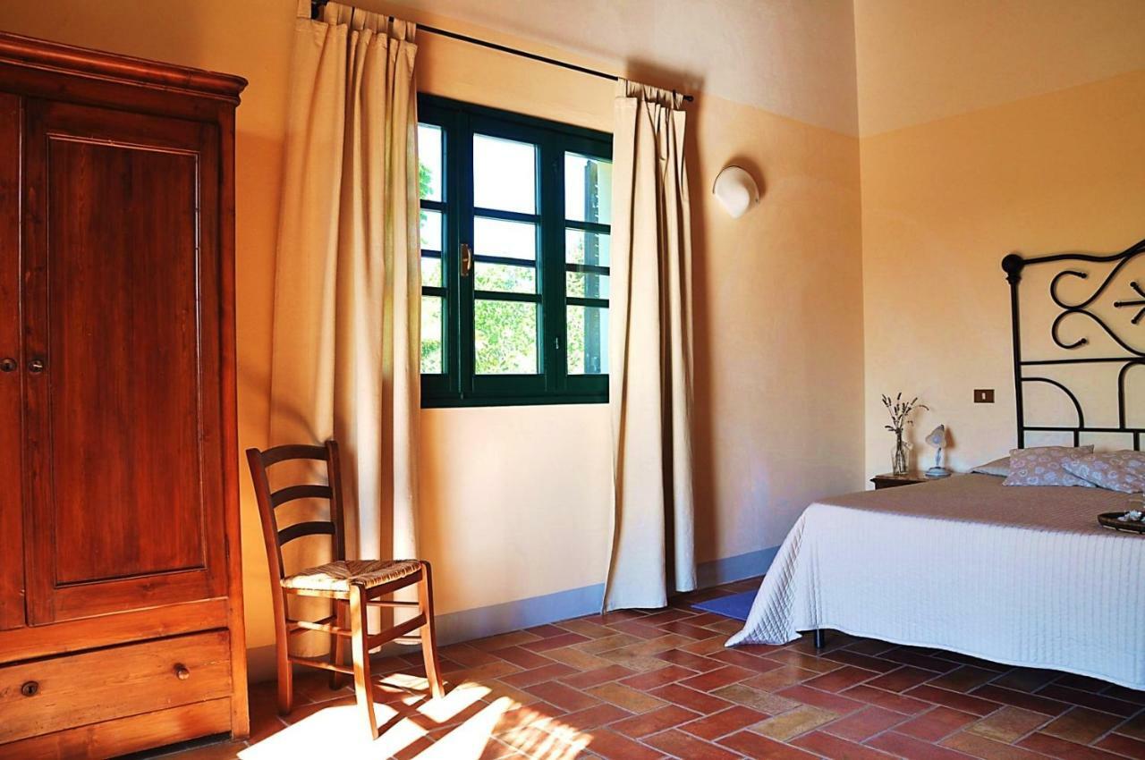 リパルベッラ Agriturismo Terenzanaアパートホテル エクステリア 写真
